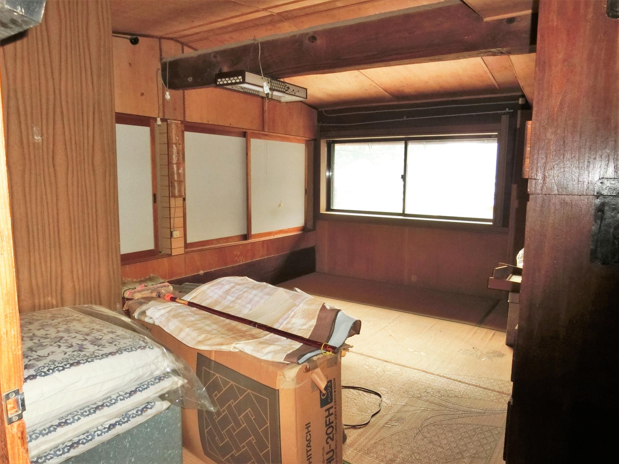 Wood house with outbuildings in Fukuoka
