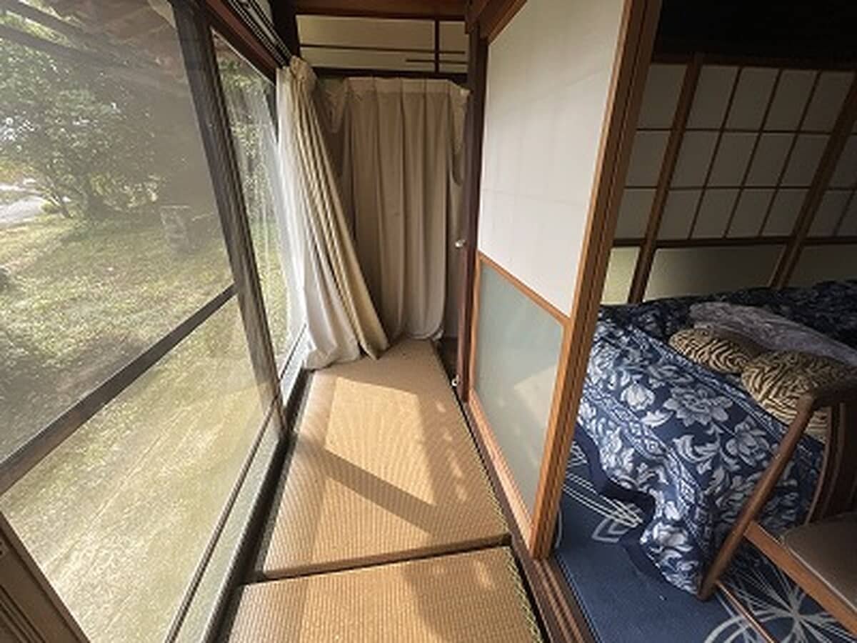 1970s wood house on a large plot in Hiroshima