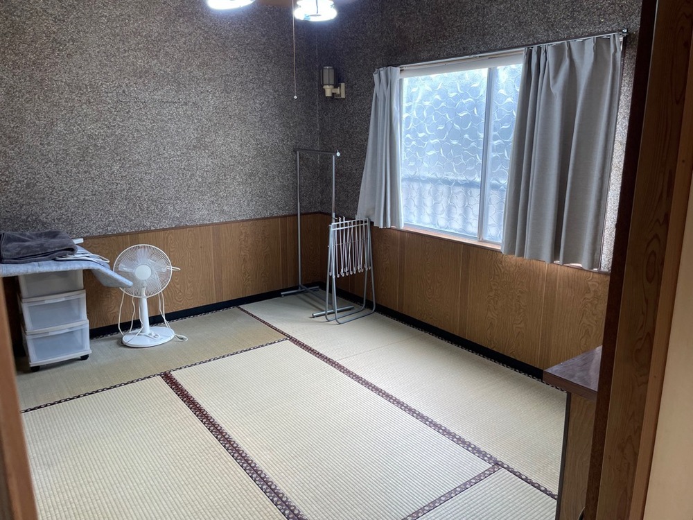 1960s wood house, 3-min walk to station, Toyama