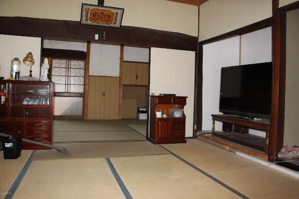 Wood house on a large plot in Hyogo