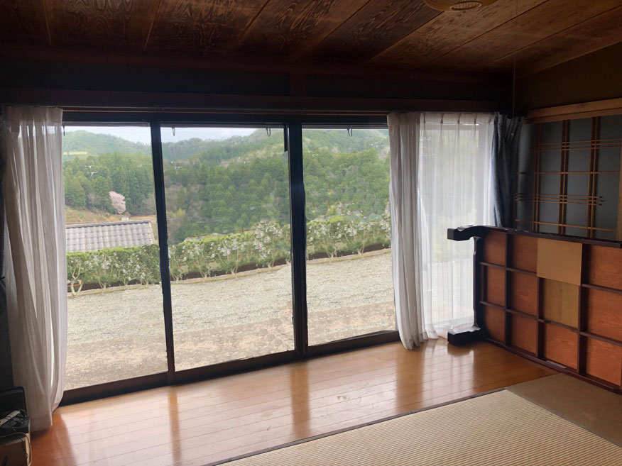 Wood house with outbuildings in Yagi, Nantan