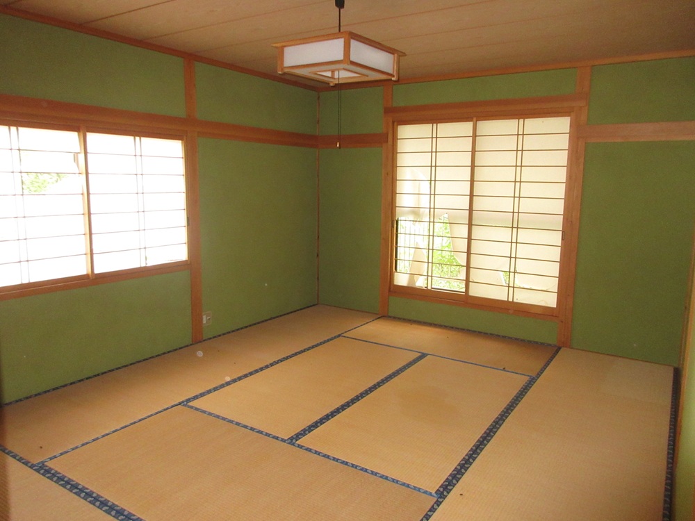 1950s wood house, 12-min walk to station, Iwate