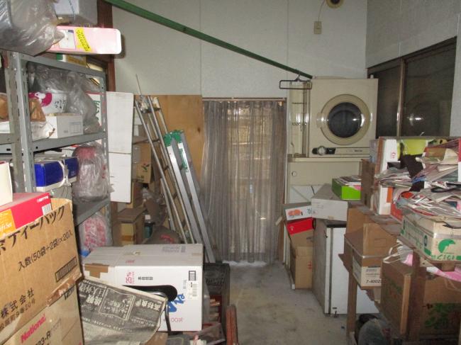 1980s wood house, 17-min walk to station, Okayama
