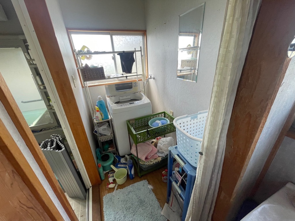 1970s wood house on a large plot in Nagano