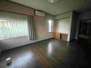 1990s wood house, 3-min walk to station, Fukui