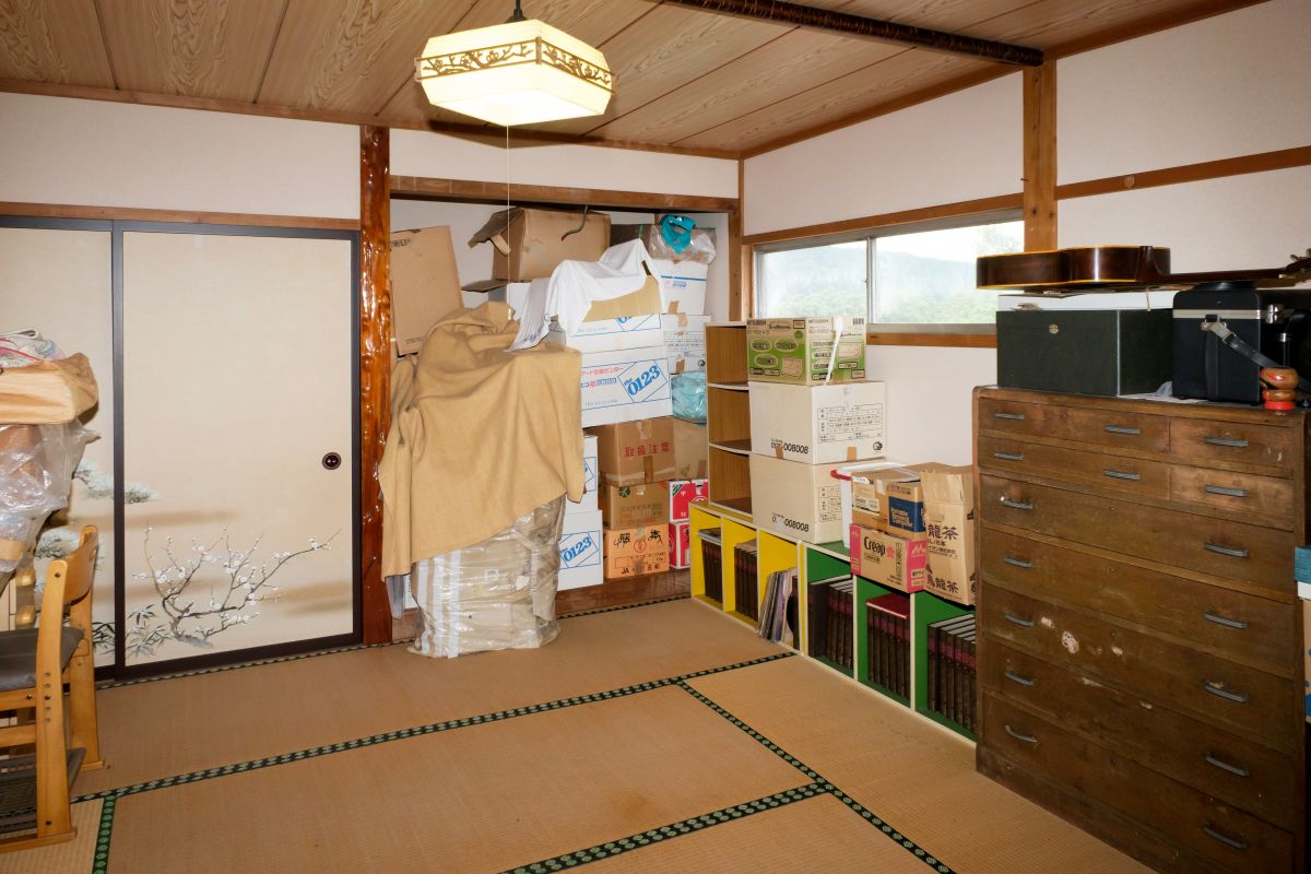 1970s wood house, 17-min walk to station, Yamagata