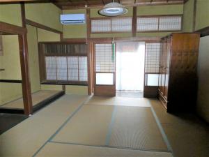 1930s wood house, 1-min walk to station, Shimane