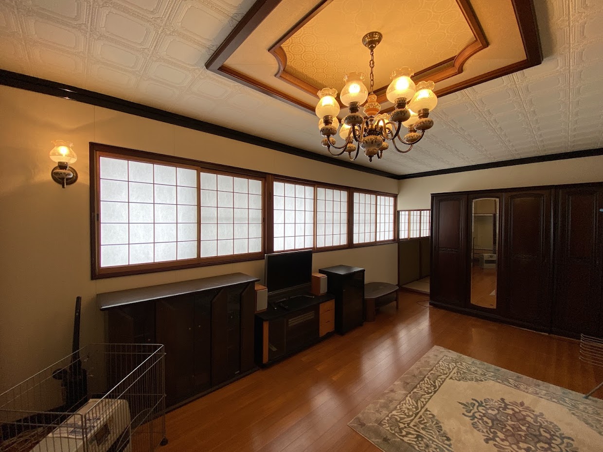 1970s wood house on a large plot in Toyama
