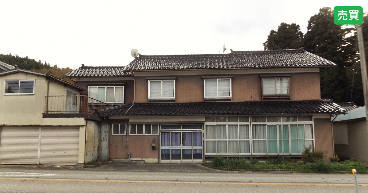 Wood house with storehouses in Ishikawa