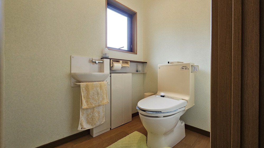 2000s wood house in Toyama