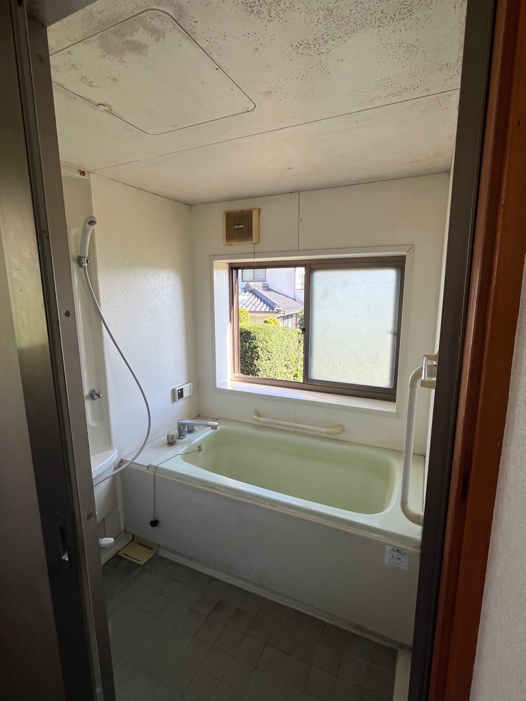 1950s wood house on a large plot in Nagano