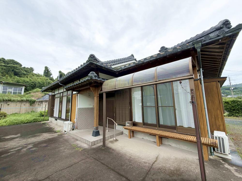 1990s wood house in Hamada, Kanoya, farmland, approval needed