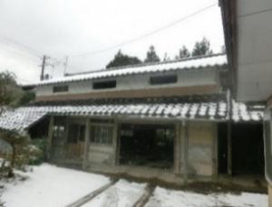 Wood house on a large plot in Niigata