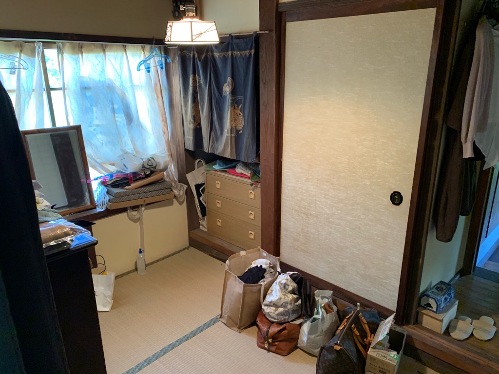1960s wood house on a large plot in Tottori