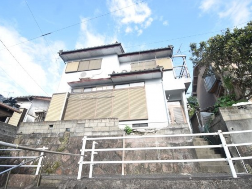 1990s wood house in Hamada, Kanoya, farmland, approval needed
