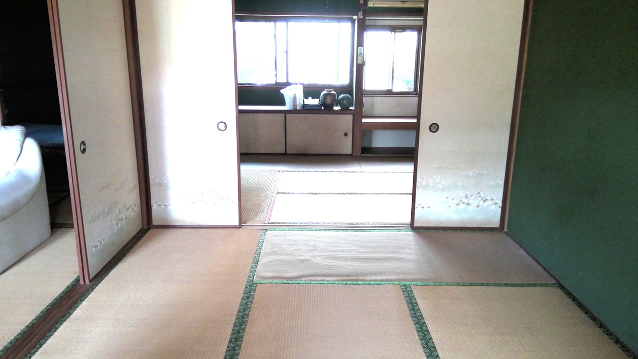 1960s wood house on a large plot in Koyama, Kimotsuki