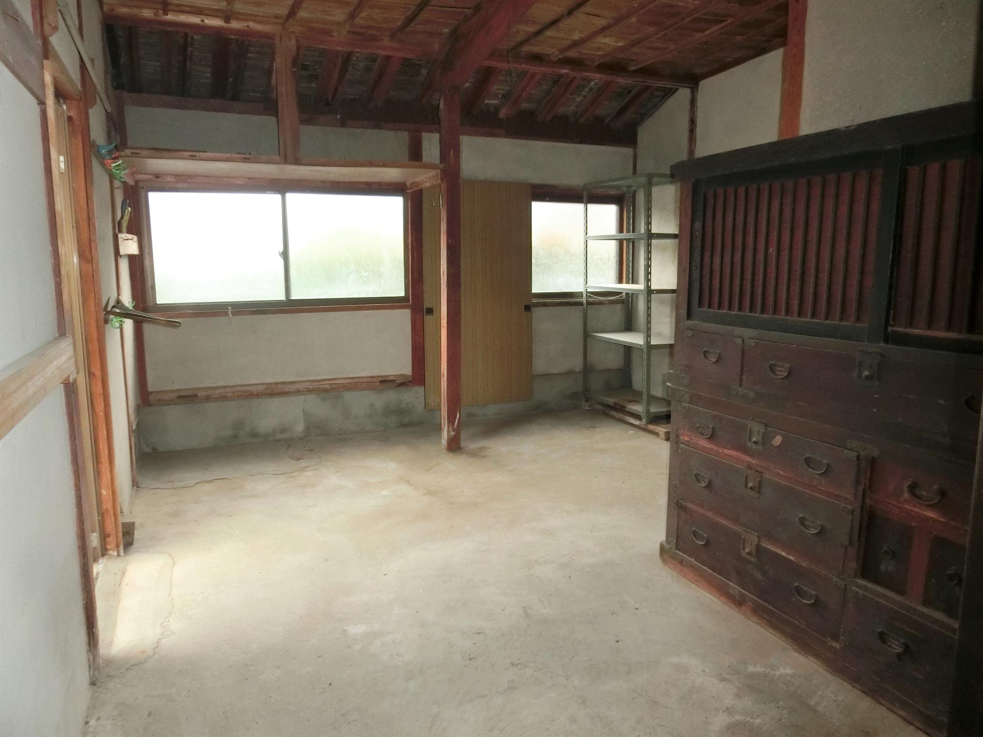 1920s wood house with storehouses in Fukuoka