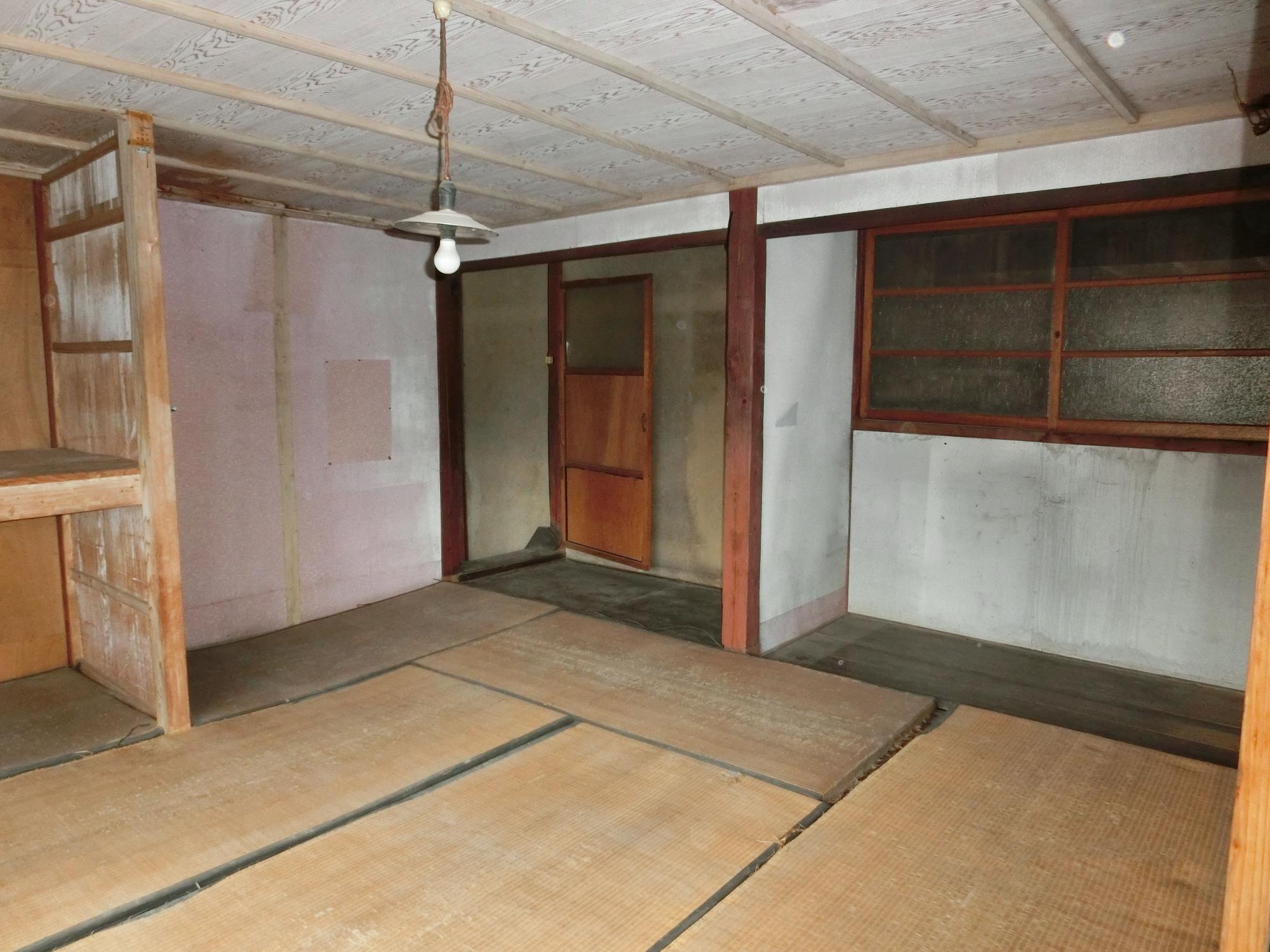 1920s wood house with storehouses in Fukuoka