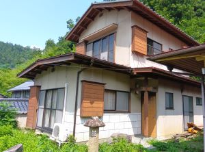 1960s wood house with outbuildings in Yamanashi