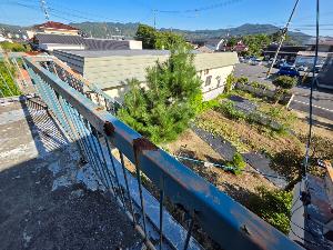 1970s wood house with storehouses in Yamaguchi