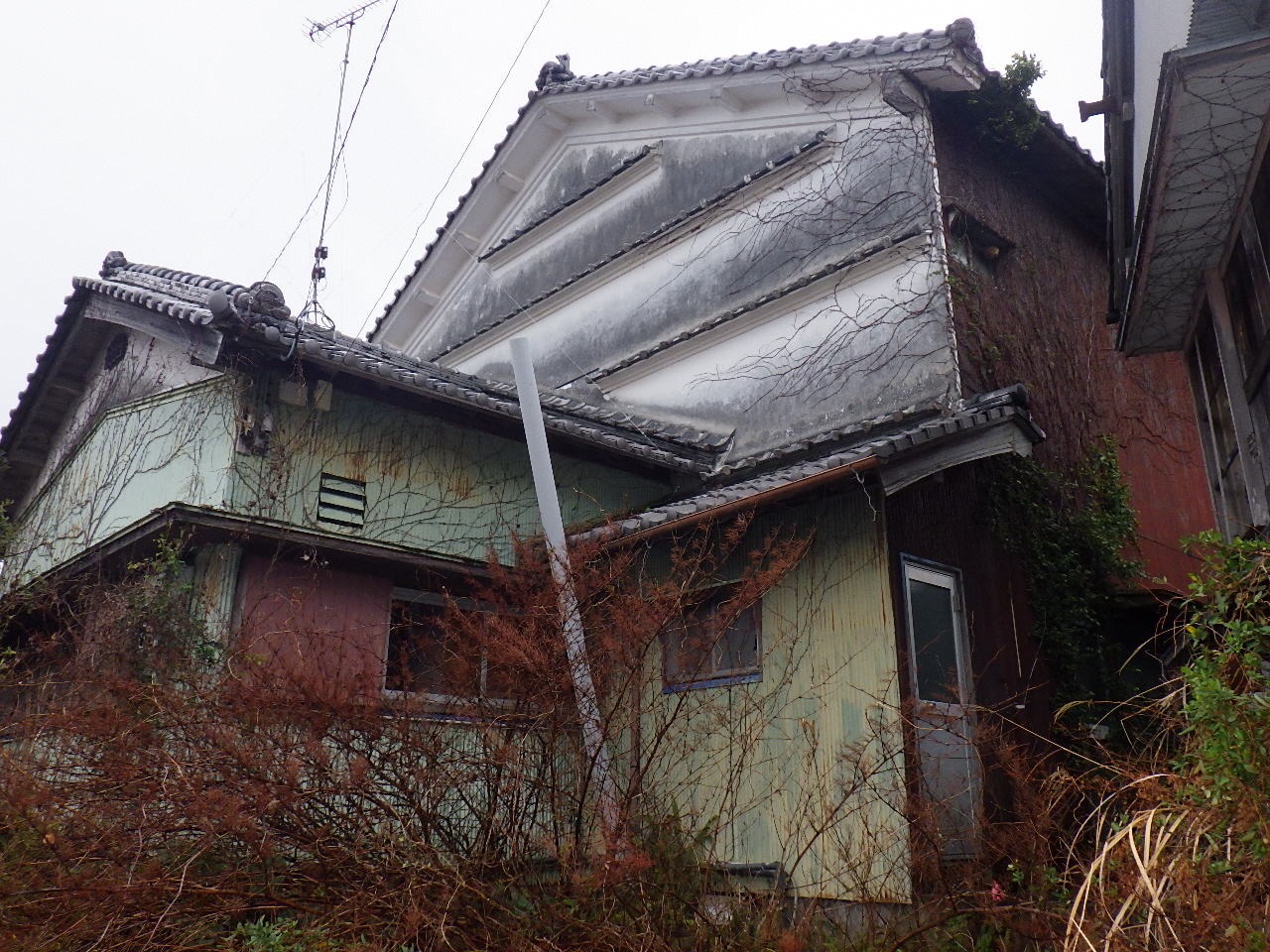 1970s wood house in Kochi