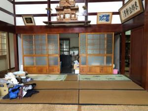 1960s wood house on a large plot in Niigata