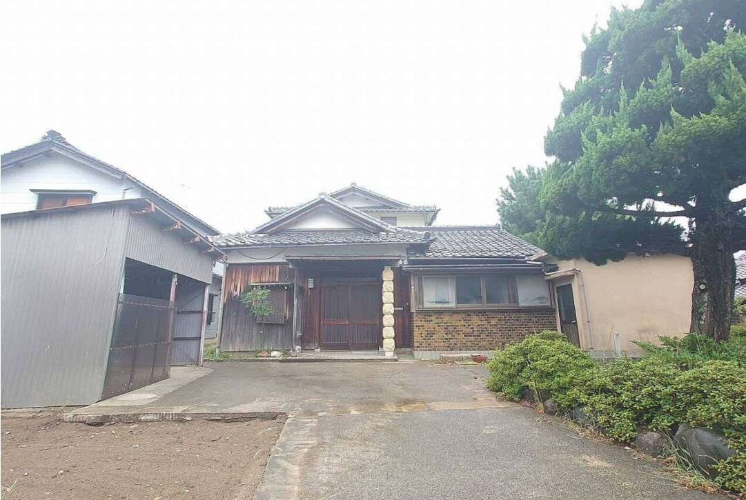 1950s wood house, 14-min walk to station, Ishikawa