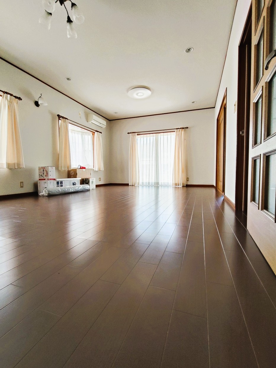 Ainan Town Takahata - Residential Property - 5SLDK - 4,900,000 yen - Two-building package with spacious 5SLDK + single-story residence