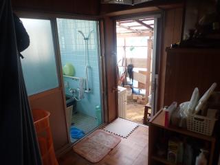 1950s wood house, 16-min walk to station, Oita