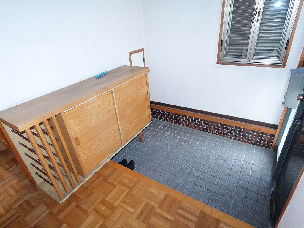 1980s steel-frame house, 17-min walk to station, Nagano