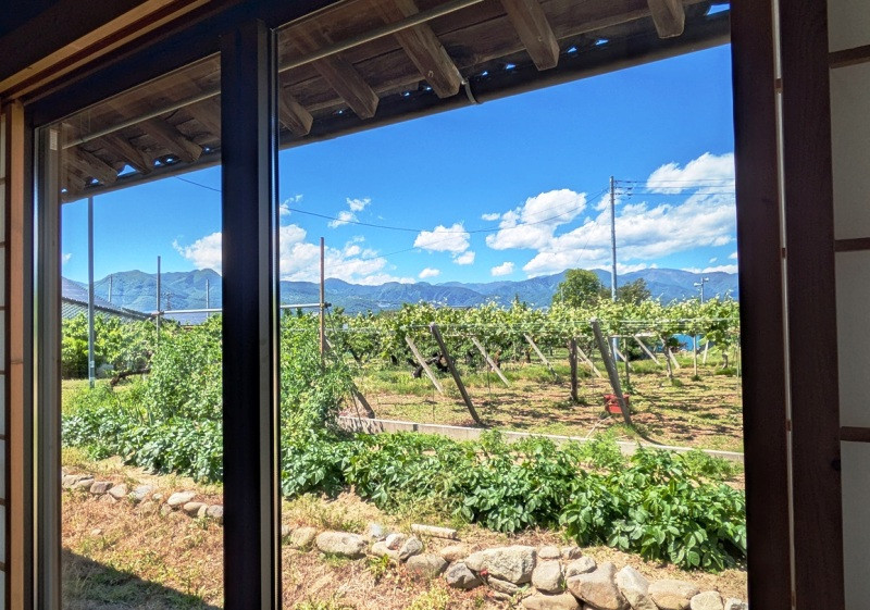 Wood house on a large plot in Yamanashi