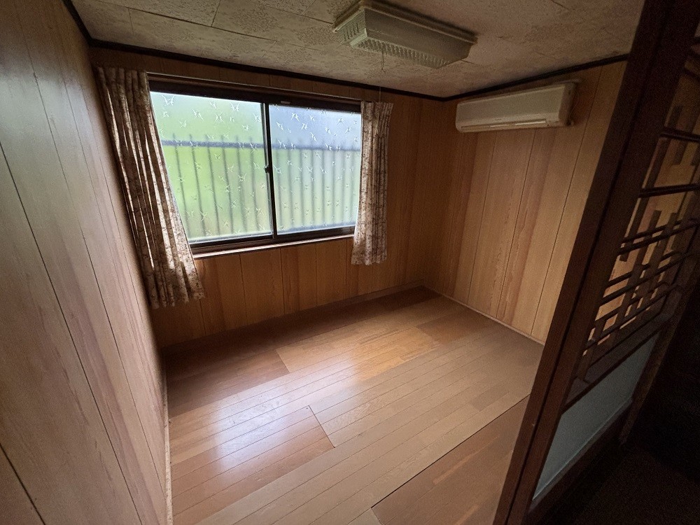 1950s wood house near the coast in Junicho, Ibusuki