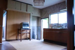 1970s wood house, 20-min walk to station, Miyagi