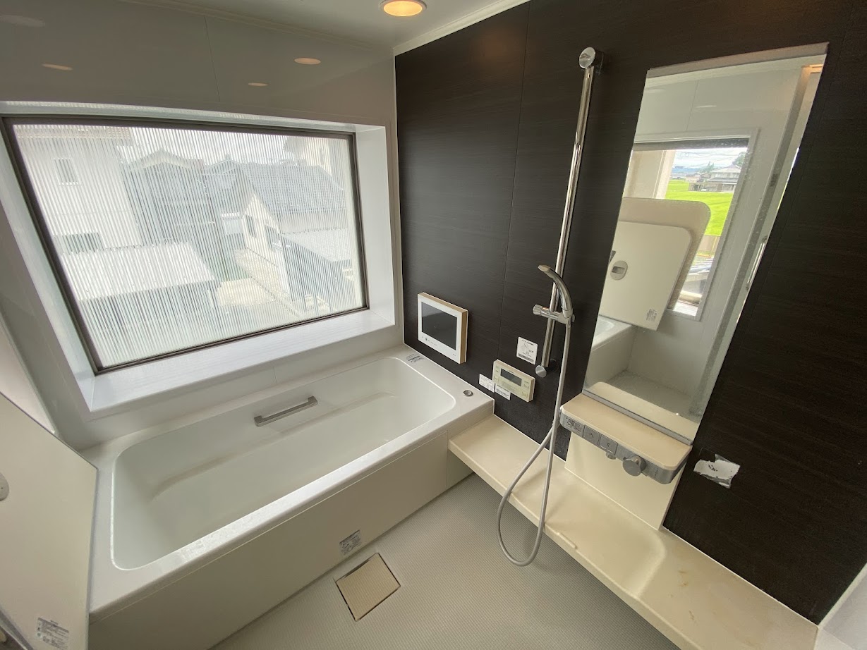 2000s concrete house, 8-min walk to station, Toyama