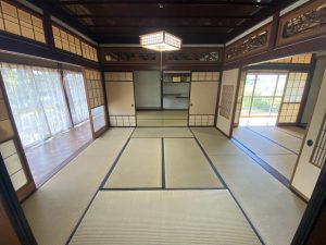 1970s wood house on a large plot in Toyama