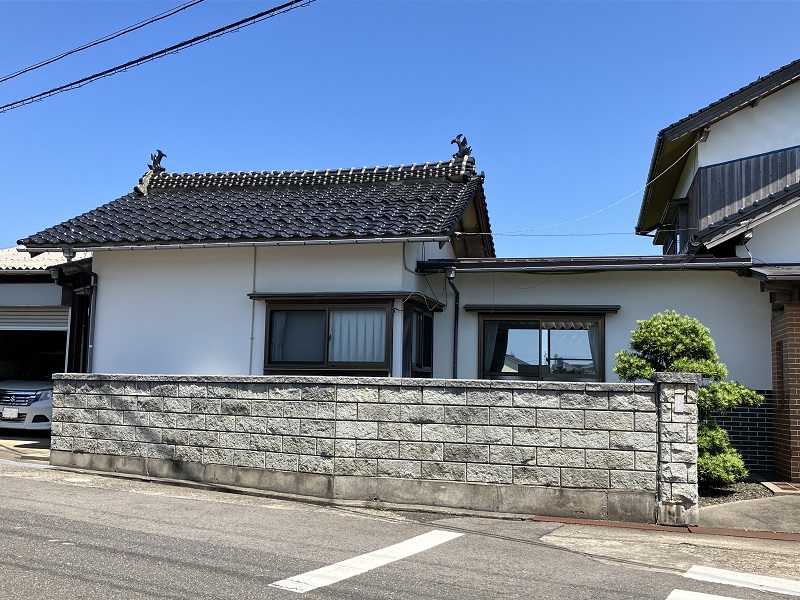 1970s wood house, 13-min walk to station, Tottori