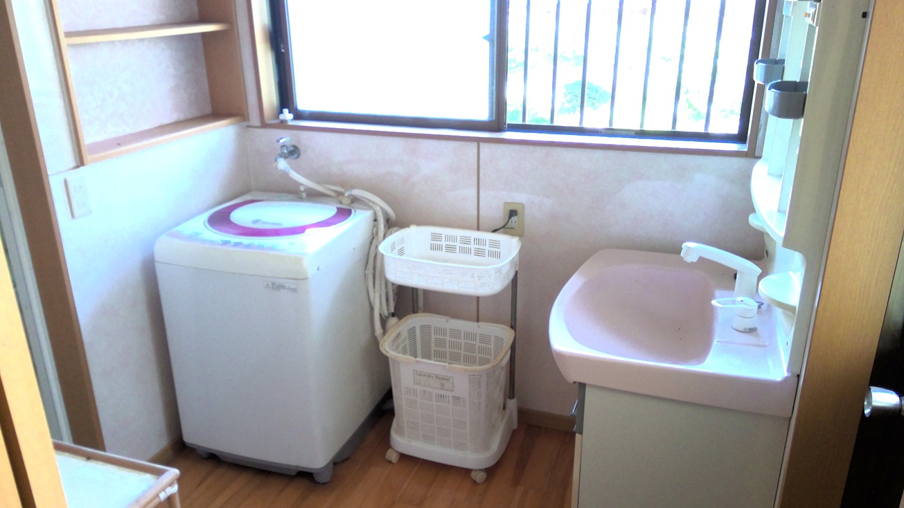 1960s wood house on a large plot in Koyama, Kimotsuki