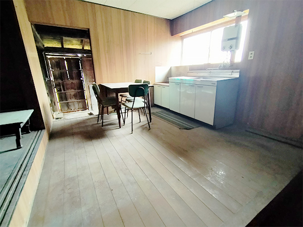 Attractive large land! Recommended for those who want to revive a traditional old house