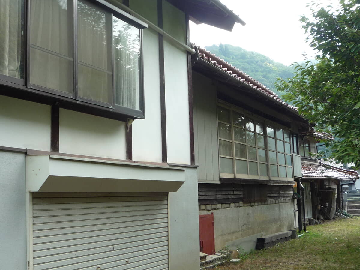 1990s wood house in Hiroshima