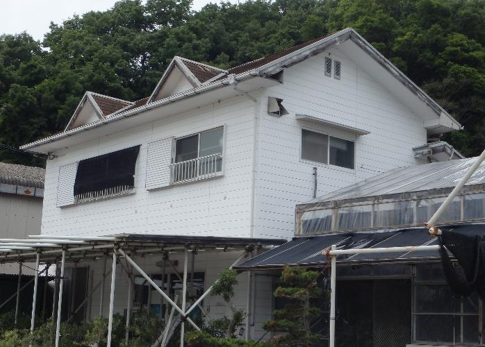 1980s wood house on a large plot in Kagawa