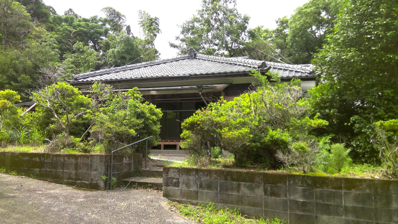 1980s wood house in Koyama, Kimotsuki, farmland, approval needed