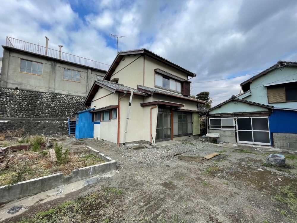 1970s wood house, 17-min walk to station, Shizuoka