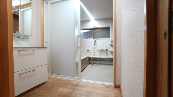 1980s wood house, 8-min walk to station, Wakayama