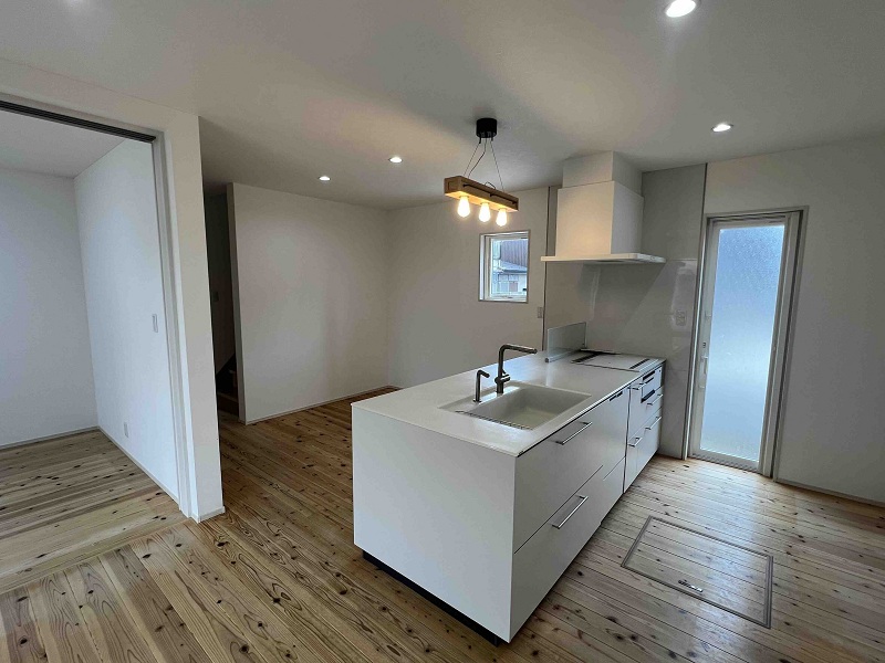 2010s wood house, 6-min walk to station, Tottori