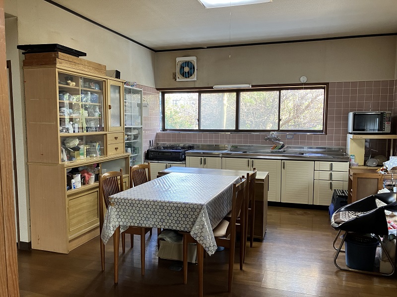 1990s wood house, 18-min walk to station, Tottori