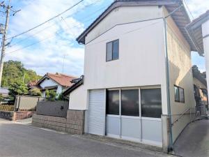1980s wood house, 16-min walk to station, Shimane