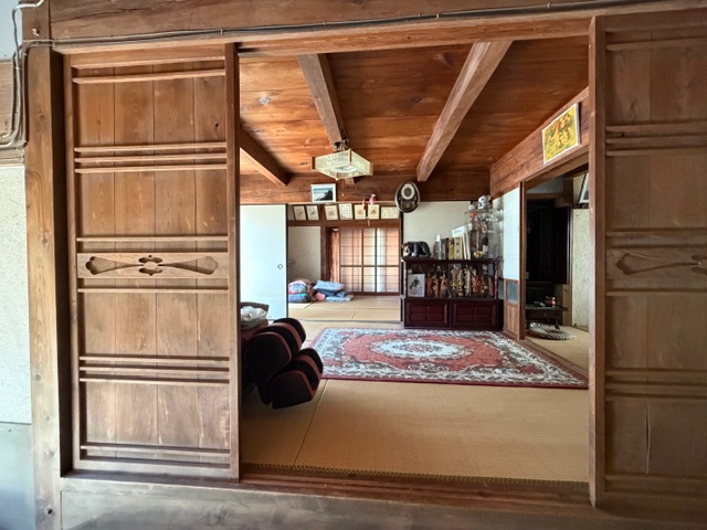 Wood house in Ehime