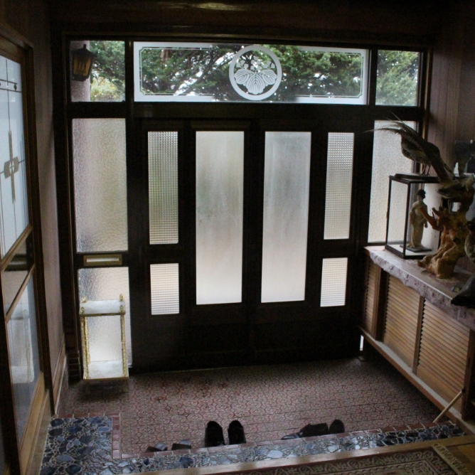 1970s wood house on a large plot in Aomori