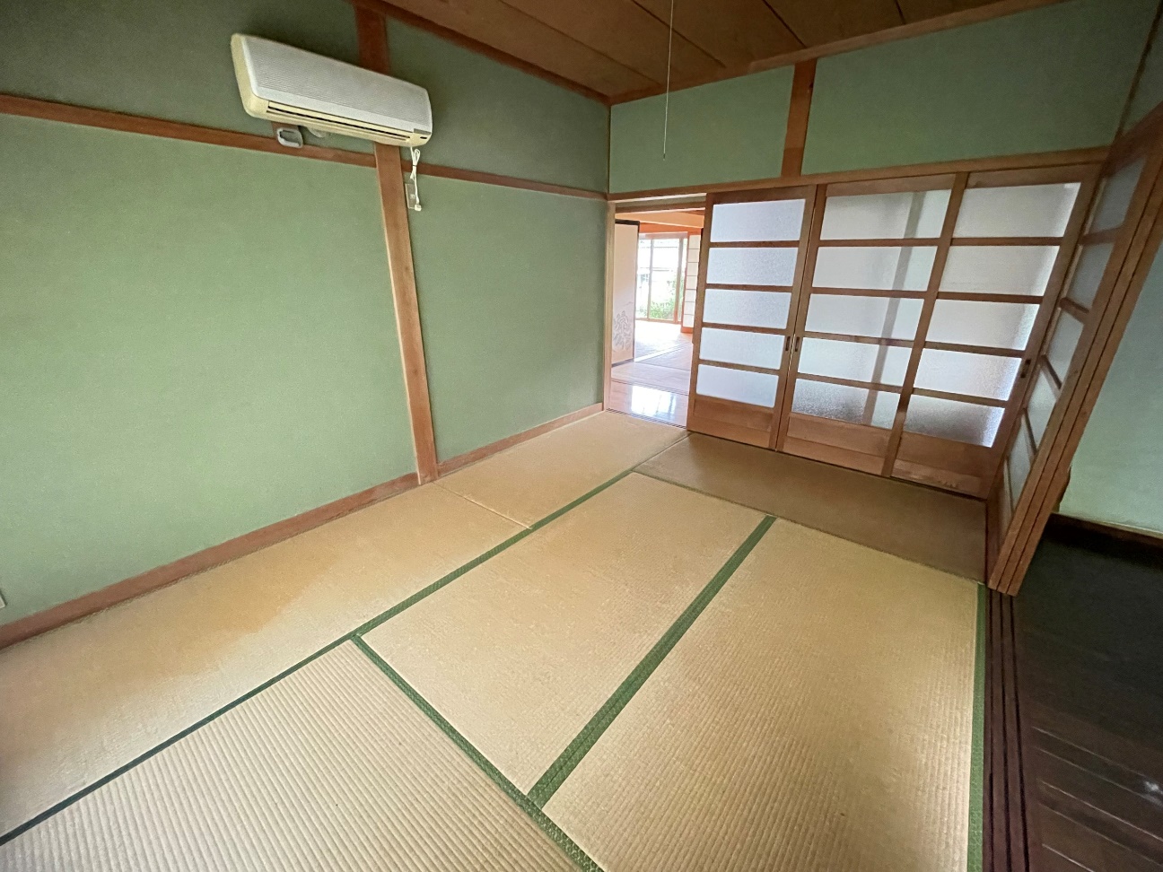 1990s wood house with outbuildings in Tottori