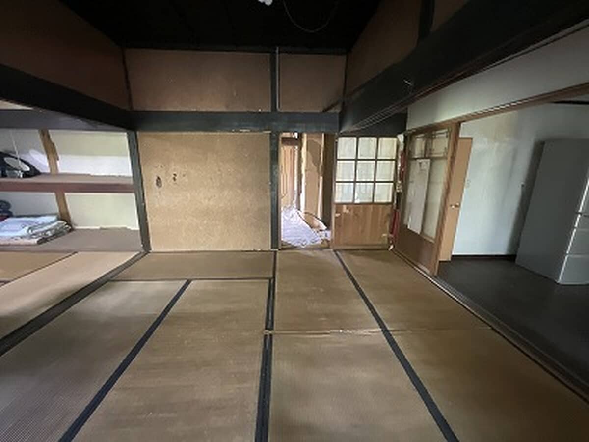 1930s wood house on a large plot in Hiroshima
